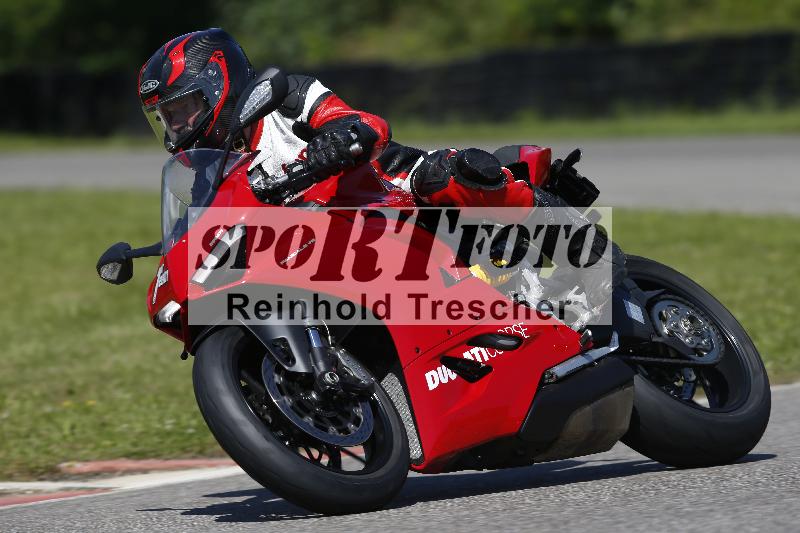 /Archiv-2024/29 12.06.2024 MOTO.CH Track Day ADR/Gruppe blau/Team